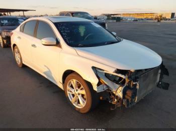  Salvage Nissan Altima