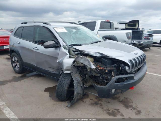  Salvage Jeep Cherokee