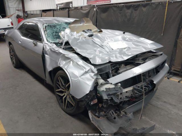  Salvage Dodge Challenger