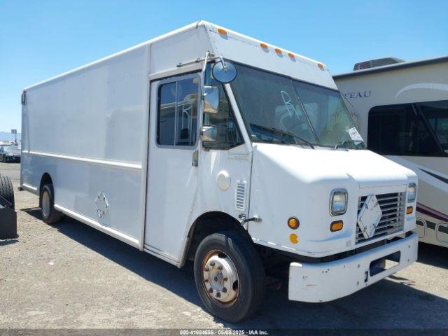  Salvage Freightliner Chassis