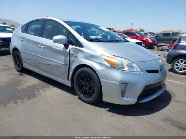  Salvage Toyota Prius