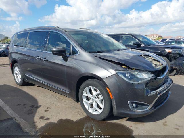  Salvage Chrysler Pacifica