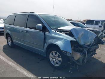 Salvage Chrysler Town & Country