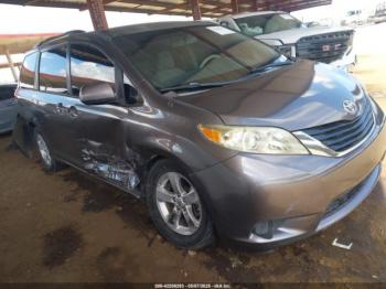  Salvage Toyota Sienna
