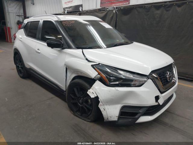  Salvage Nissan Kicks