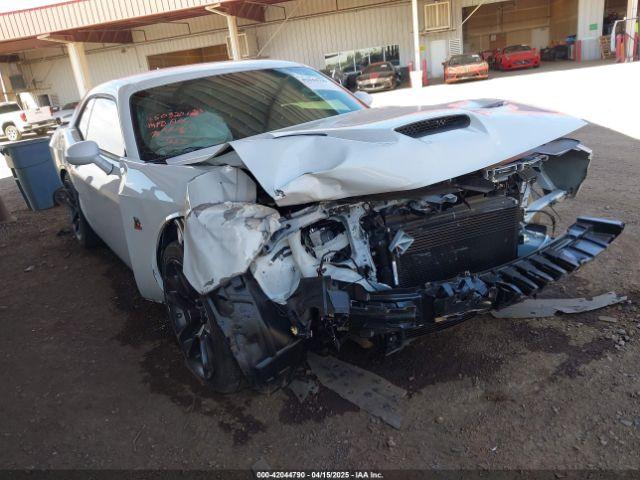  Salvage Dodge Challenger
