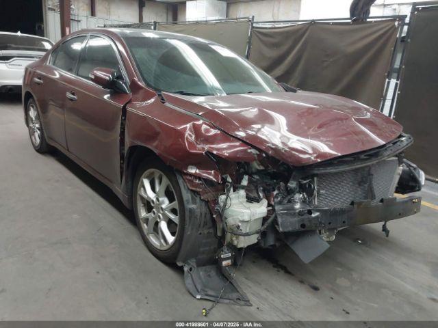  Salvage Nissan Maxima