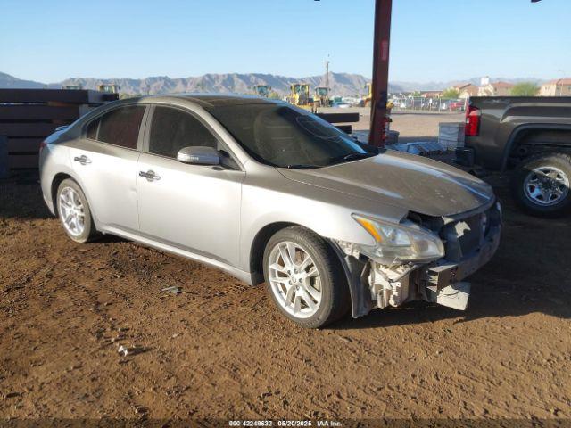  Salvage Nissan Maxima