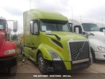  Salvage Volvo Vnl