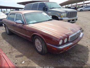  Salvage Jaguar Xj8