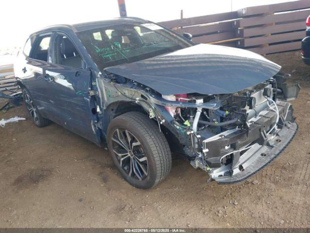  Salvage Toyota Crown Signia