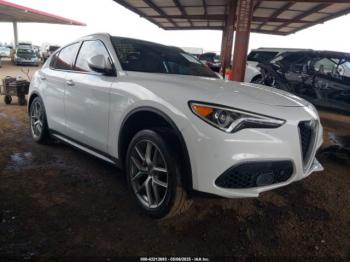  Salvage Alfa Romeo Stelvio