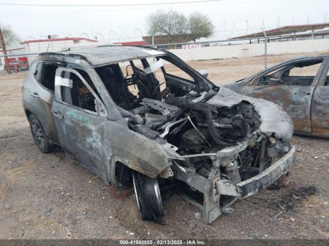  Salvage Jeep Compass