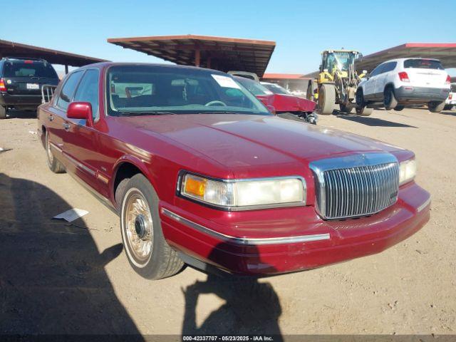  Salvage Lincoln Towncar