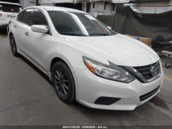  Salvage Nissan Altima