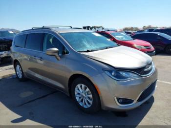  Salvage Chrysler Pacifica
