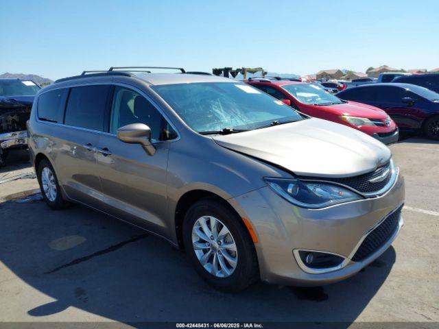 Salvage Chrysler Pacifica