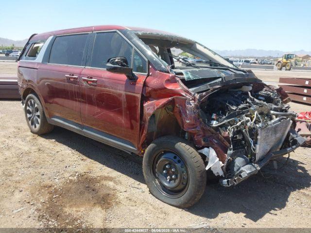  Salvage Kia Carnival