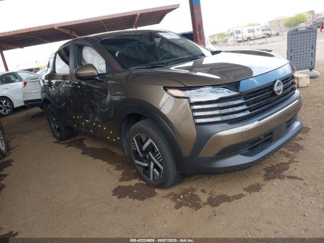  Salvage Nissan Kicks