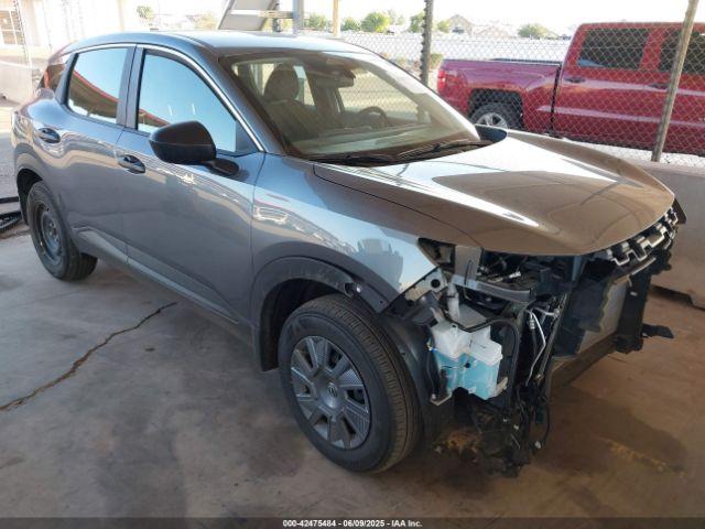  Salvage Nissan Kicks
