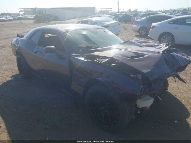  Salvage Dodge Challenger
