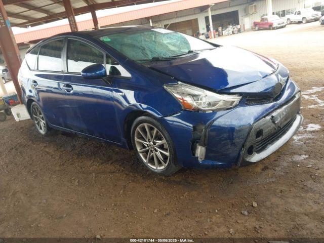  Salvage Toyota Prius v