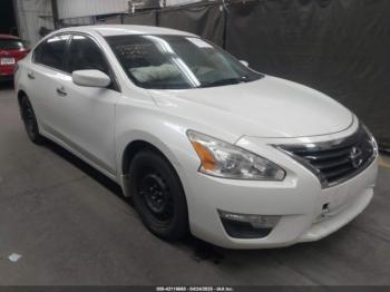  Salvage Nissan Altima