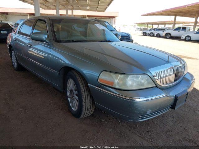  Salvage Lincoln Towncar