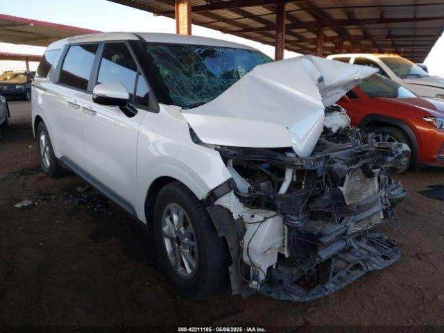  Salvage Kia Carnival