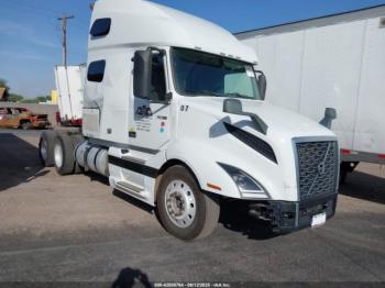  Salvage Volvo Vnl