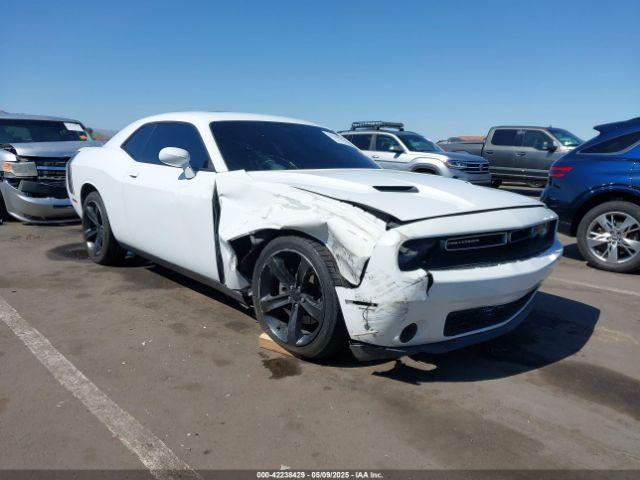  Salvage Dodge Challenger