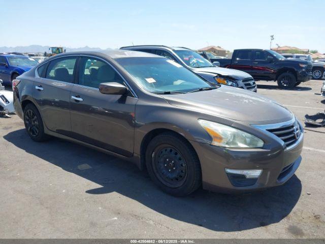  Salvage Nissan Altima