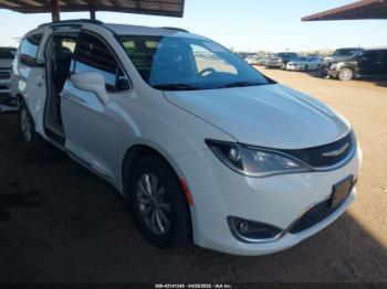  Salvage Chrysler Pacifica