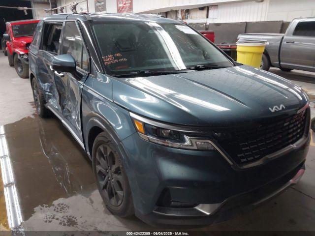  Salvage Kia Carnival