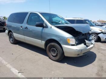  Salvage Toyota Sienna