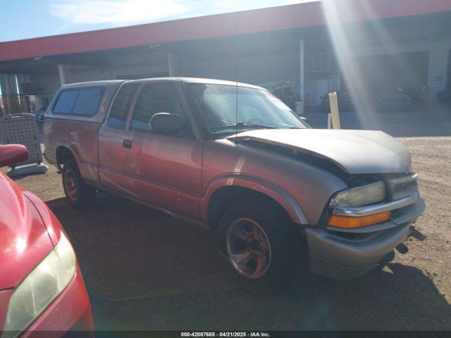  Salvage Chevrolet S-10