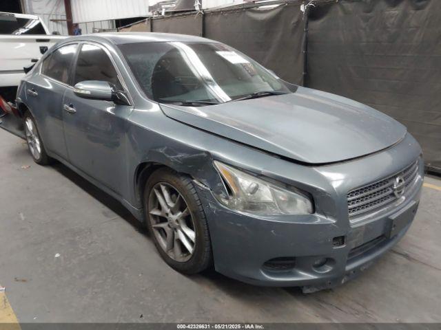  Salvage Nissan Maxima