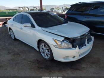  Salvage Nissan Maxima
