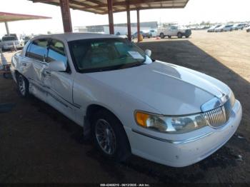  Salvage Lincoln Towncar