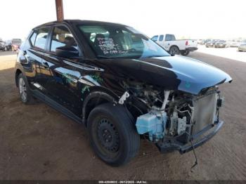  Salvage Nissan Kicks