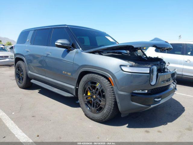  Salvage Rivian R1s