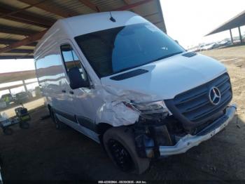  Salvage Mercedes-Benz Sprinter 2500
