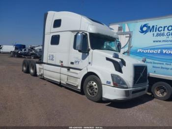  Salvage Volvo Vn