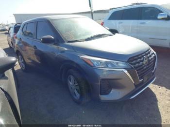  Salvage Nissan Kicks