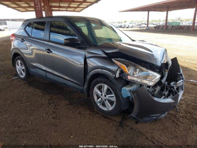  Salvage Nissan Kicks