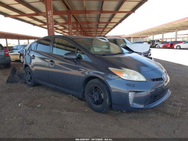  Salvage Toyota Prius