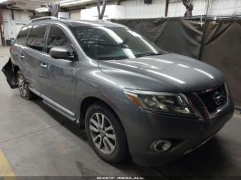  Salvage Nissan Pathfinder