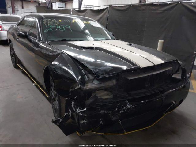  Salvage Dodge Challenger