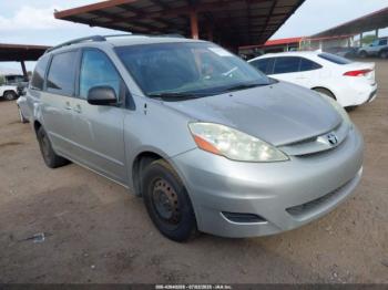  Salvage Toyota Sienna