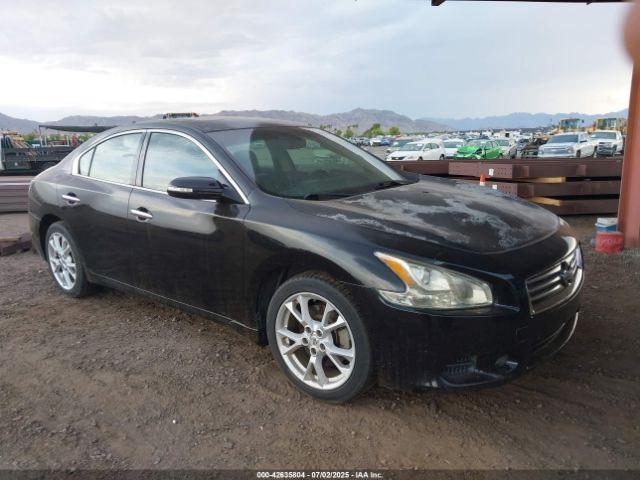  Salvage Nissan Maxima